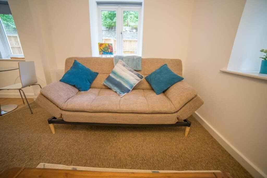 Champion Court Two Bedroom Flat Bristol Exterior photo