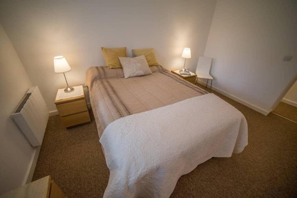 Champion Court Two Bedroom Flat Bristol Exterior photo