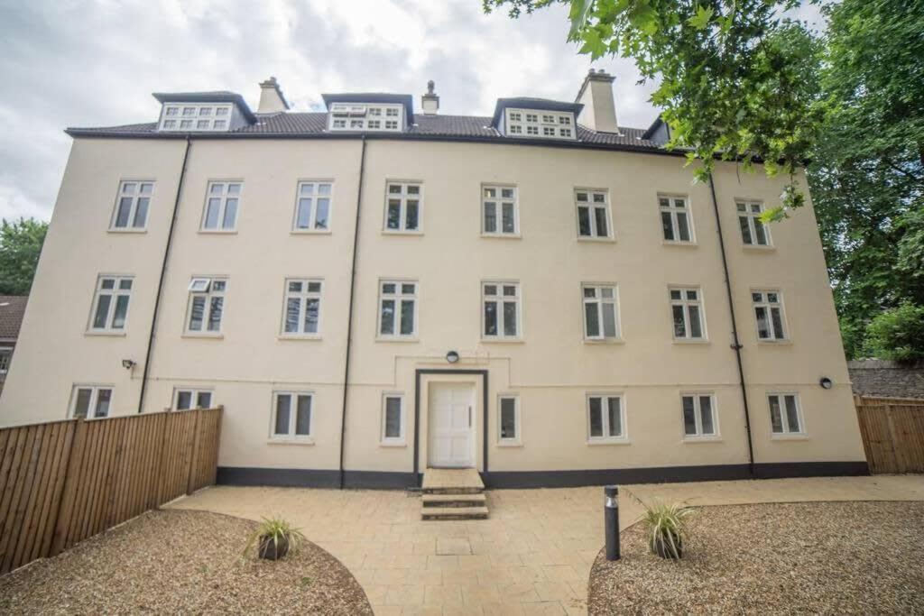 Champion Court Two Bedroom Flat Bristol Exterior photo